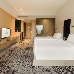 Premium King Room Shower Bath Lounge Access